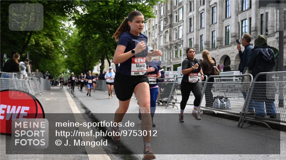 14.06.2026 - REWE Women's Run J. Mangold http://msf.ph/oto/9753012 14.06.2026 10:09:27 Ziel 10208, 10379, 10417, 10641, 10725, 10862, 10889, 11083, 11177, 11202, 11374 meine-sportfotos.de