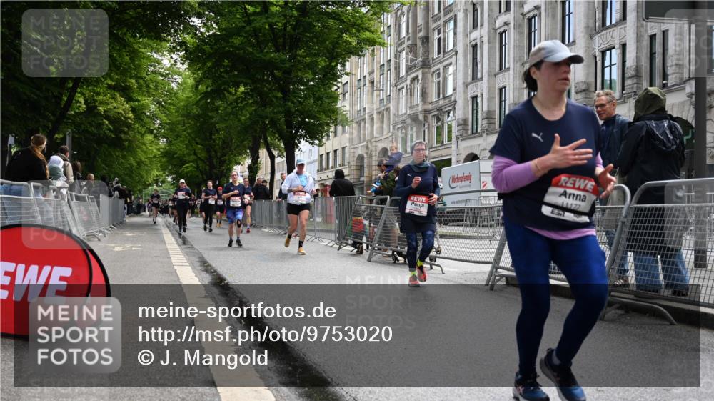 14.06.2026 - REWE Women's Run J. Mangold http://msf.ph/oto/9753020 14.06.2026 10:09:28 Ziel 10208, 10379, 10417, 10641, 10725, 10862, 10889, 11083, 11177, 11202, 11374 meine-sportfotos.de