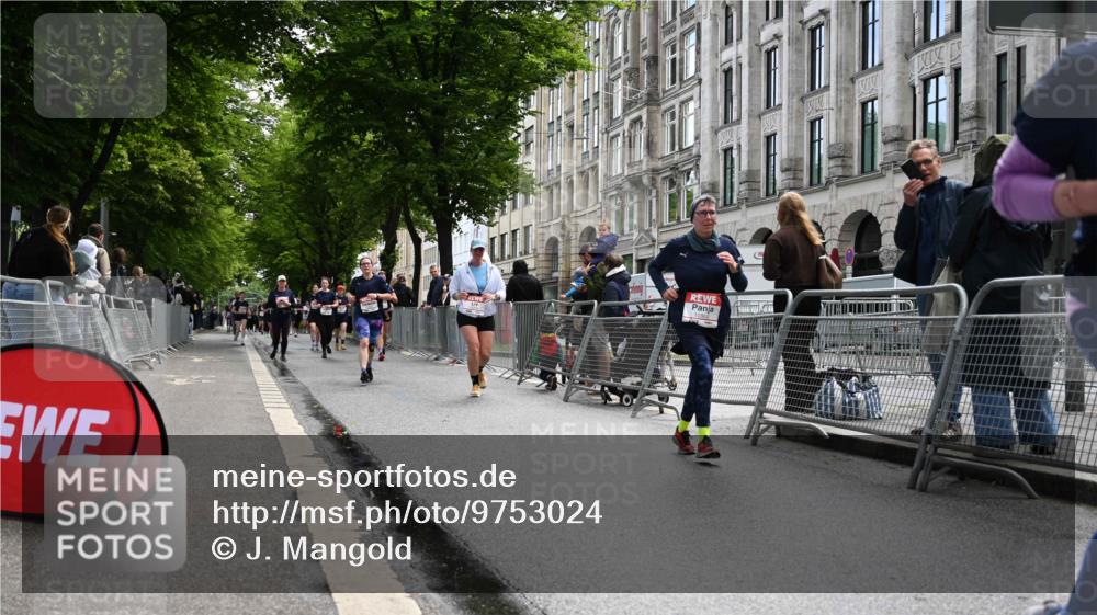 14.06.2026 - REWE Women's Run J. Mangold http://msf.ph/oto/9753024 14.06.2026 10:09:28 Ziel 10208, 10379, 10417, 10641, 10725, 10862, 10889, 11083, 11177, 11202, 11374 meine-sportfotos.de