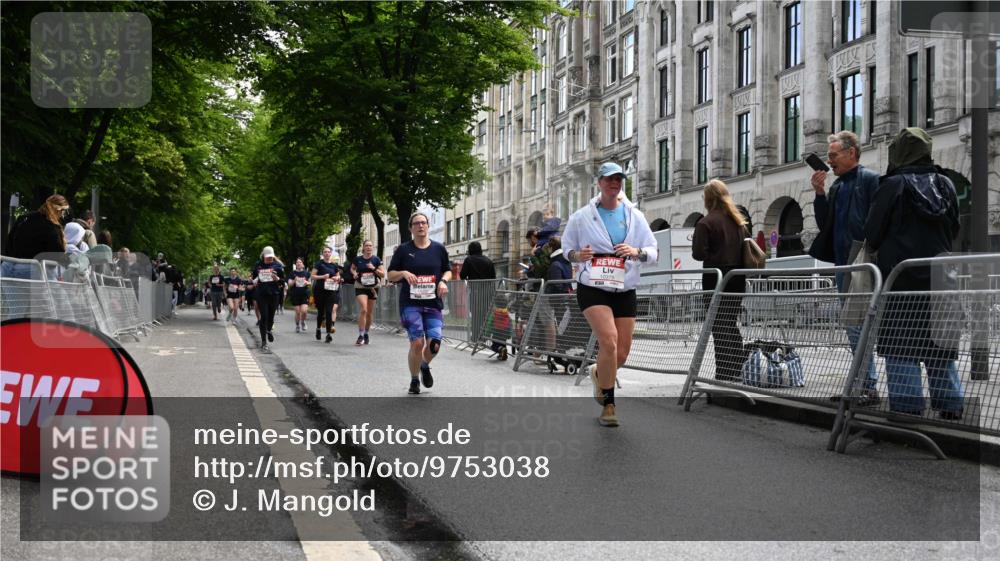 14.06.2026 - REWE Women's Run J. Mangold http://msf.ph/oto/9753038 14.06.2026 10:09:30 Ziel 10359, 10379, 10678, 10725, 10862, 10889, 11177, 11202 meine-sportfotos.de