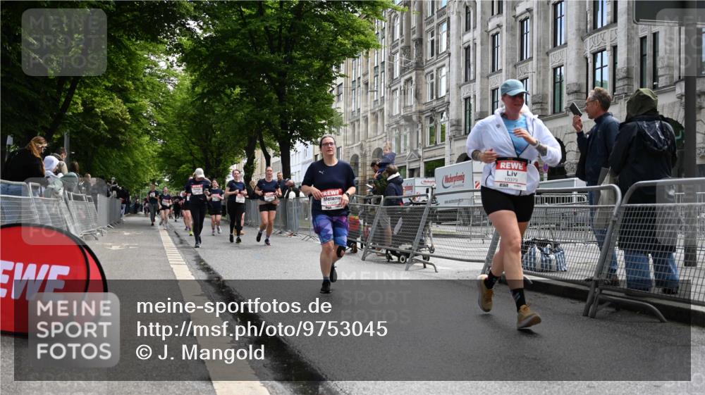 14.06.2026 - REWE Women's Run J. Mangold http://msf.ph/oto/9753045 14.06.2026 10:09:31 Ziel 10359, 10379, 10678, 10862, 11177, 11202 meine-sportfotos.de