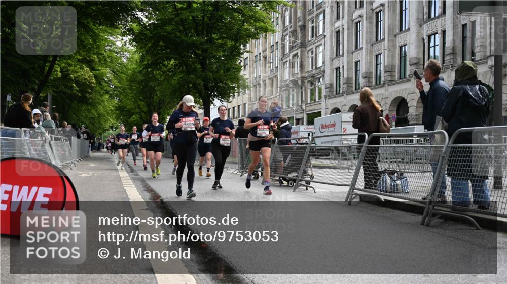 14.06.2026 - REWE Women's Run J. Mangold http://msf.ph/oto/9753053 14.06.2026 10:09:34 Ziel 10257, 10359, 10379, 10621, 10678, 10862, 10886, 11202, 11213, 11405 meine-sportfotos.de