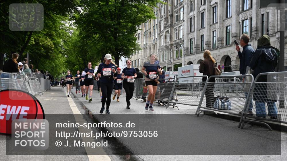 14.06.2026 - REWE Women's Run J. Mangold http://msf.ph/oto/9753056 14.06.2026 10:09:34 Ziel 10257, 10359, 10379, 10621, 10678, 10862, 10886, 11202, 11213, 11405 meine-sportfotos.de