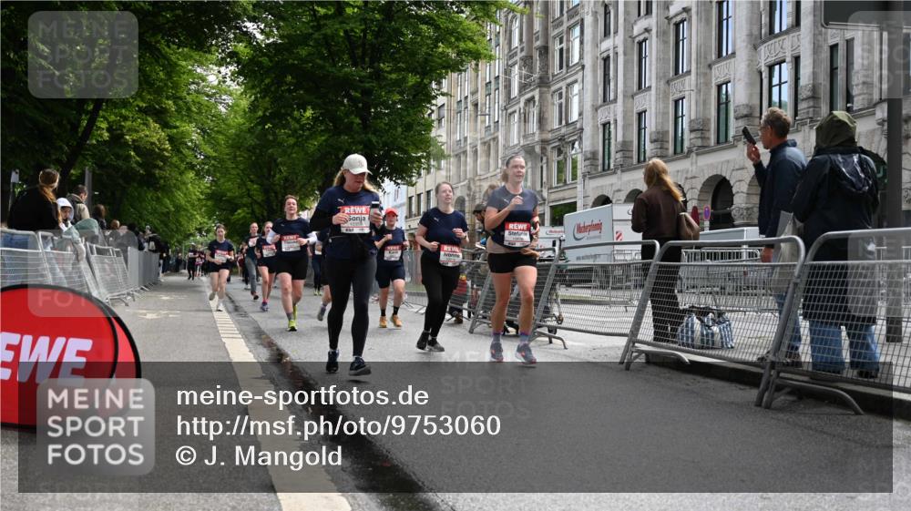 14.06.2026 - REWE Women's Run J. Mangold http://msf.ph/oto/9753060 14.06.2026 10:09:35 Ziel 10078, 10257, 10359, 10379, 10621, 10627, 10678, 10886, 11202, 11213, 11405 meine-sportfotos.de