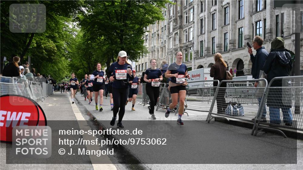 14.06.2026 - REWE Women's Run J. Mangold http://msf.ph/oto/9753062 14.06.2026 10:09:35 Ziel 10078, 10257, 10359, 10379, 10621, 10627, 10678, 10886, 11202, 11213, 11405 meine-sportfotos.de
