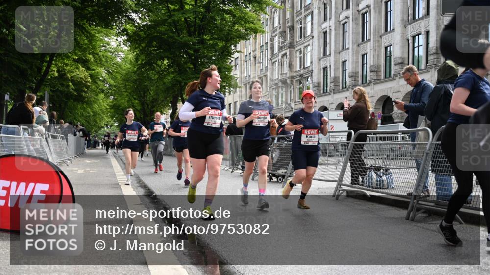 14.06.2026 - REWE Women's Run J. Mangold http://msf.ph/oto/9753082 14.06.2026 10:09:37 Ziel 10078, 10079, 10257, 10359, 10621, 10627, 10678, 10886, 11213, 11405 meine-sportfotos.de