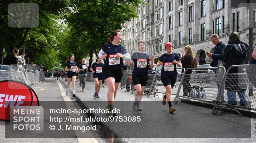 14.06.2026 - REWE Women's Run J. Mangold http://msf.ph/oto/9753085 14.06.2026 10:09:37 Ziel 10078, 10079, 10257, 10359, 10621, 10627, 10678, 10886, 11213, 11405 meine-sportfotos.de