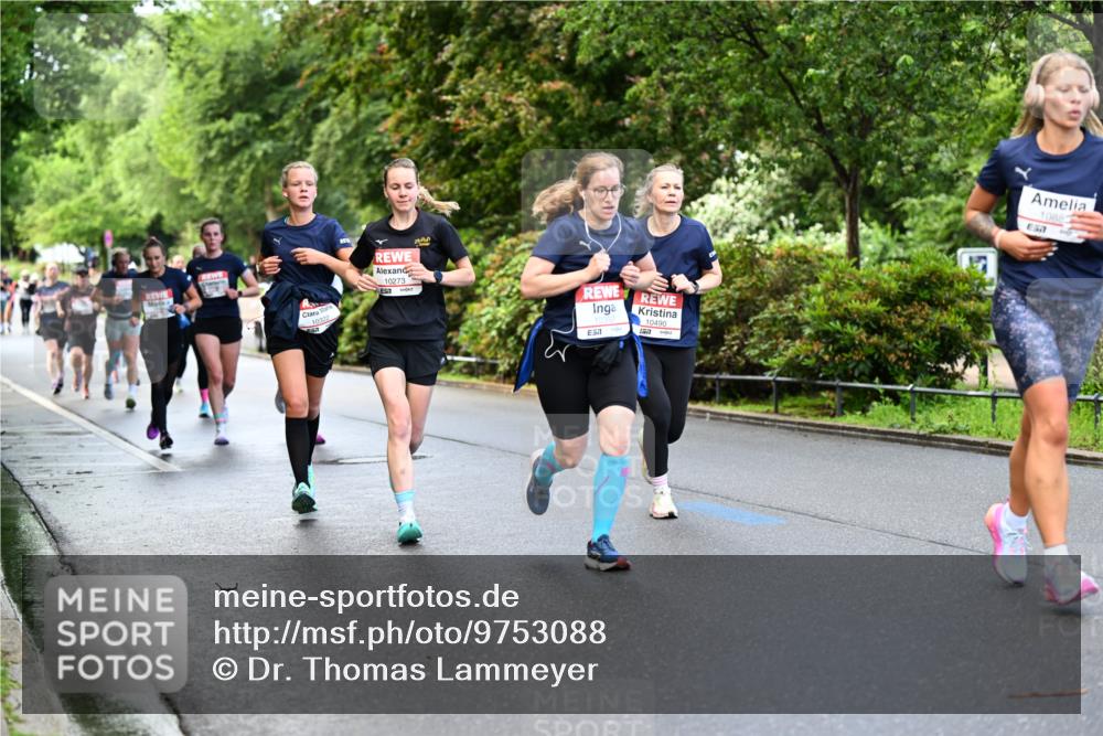 14.06.2026 - REWE Women's Run Dr. Thomas Lammeyer http://msf.ph/oto/9753088 14.06.2026 09:16:05 Laufen 10322, 10273, 23, 57, 10490, 10882 meine-sportfotos.de