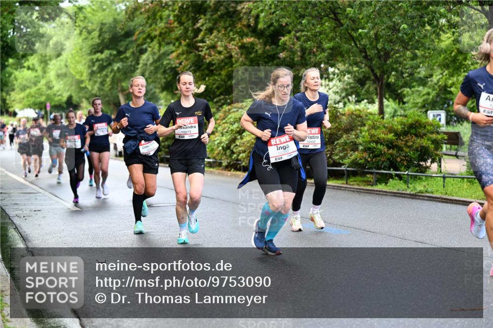 14.06.2026 - REWE Women's Run Dr. Thomas Lammeyer http://msf.ph/oto/9753090 14.06.2026 09:16:05 Laufen 10322, 10273, 7, 10392, 57, 10490, 7 meine-sportfotos.de