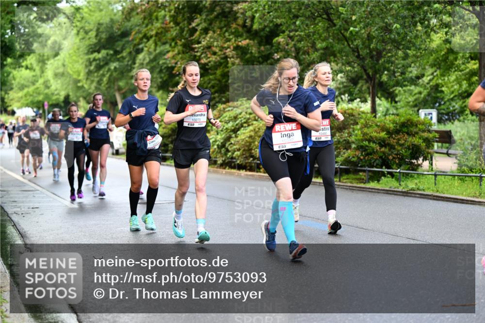 14.06.2026 - REWE Women's Run Dr. Thomas Lammeyer http://msf.ph/oto/9753093 14.06.2026 09:16:05 Laufen 240, 10490, 10322, 10273, 10392, 51 meine-sportfotos.de