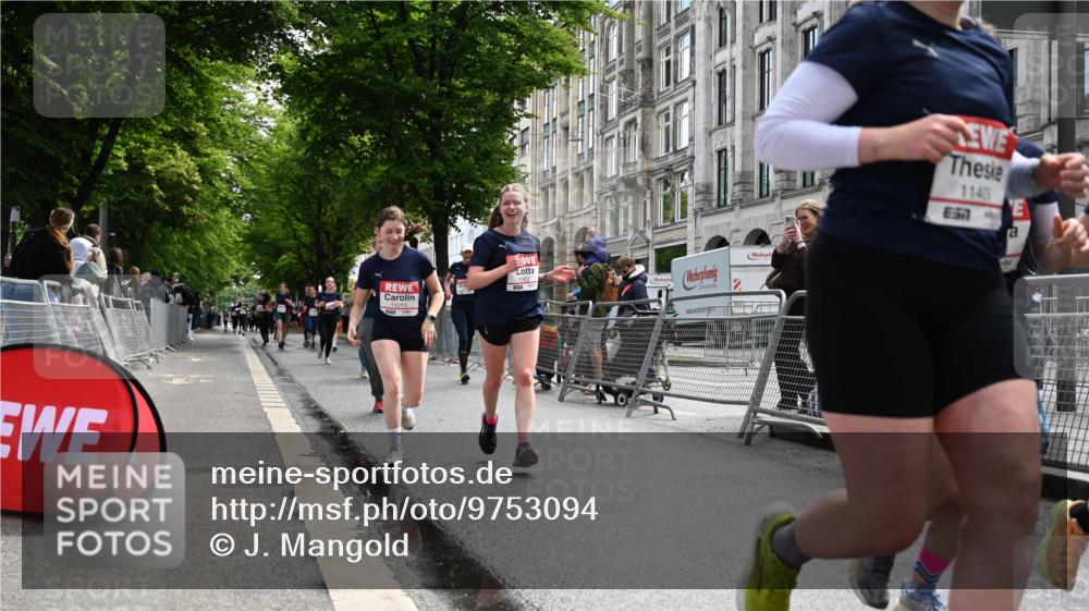 14.06.2026 - REWE Women's Run J. Mangold http://msf.ph/oto/9753094 14.06.2026 10:09:38 Ziel 10078, 10079, 10257, 10313, 10359, 10621, 10627, 10678, 10886, 11213, 11405 meine-sportfotos.de