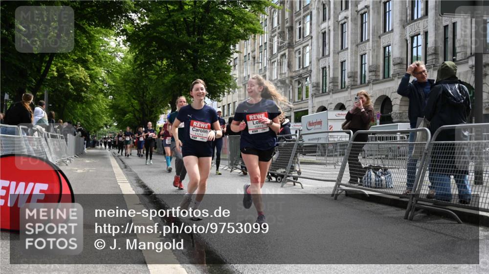 14.06.2026 - REWE Women's Run J. Mangold http://msf.ph/oto/9753099 14.06.2026 10:09:39 Ziel 10078, 10079, 10257, 10313, 10359, 10621, 10627, 10678, 10886, 11213, 11405, 11504 meine-sportfotos.de