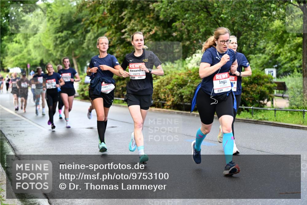 14.06.2026 - REWE Women's Run Dr. Thomas Lammeyer http://msf.ph/oto/9753100 14.06.2026 09:16:05 Laufen 10322, 10273, 10392, 7 meine-sportfotos.de