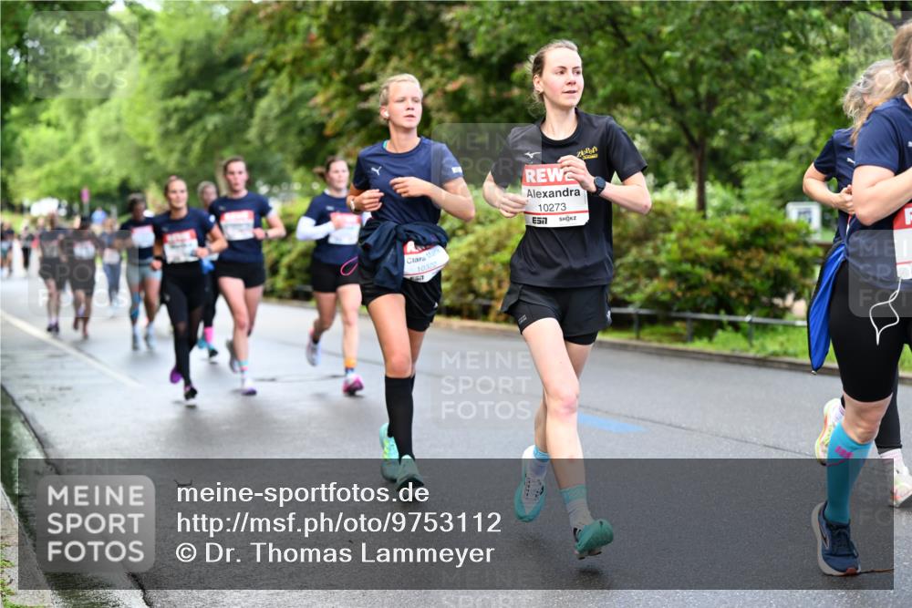 14.06.2026 - REWE Women's Run Dr. Thomas Lammeyer http://msf.ph/oto/9753112 14.06.2026 09:16:06 Laufen 10322, 1517, 10273, 7 meine-sportfotos.de