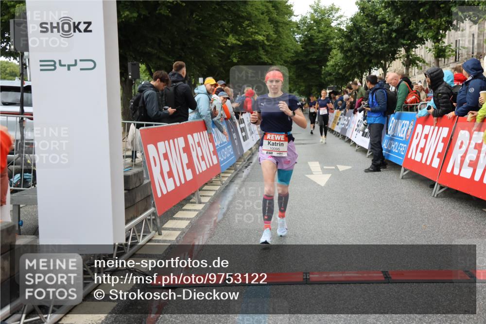 14.06.2026 - REWE Women's Run Strokosch-Dieckow http://msf.ph/oto/9753122 14.06.2026 09:49:02 Ziel 10074, 10095, 10106, 10407, 10642 meine-sportfotos.de
