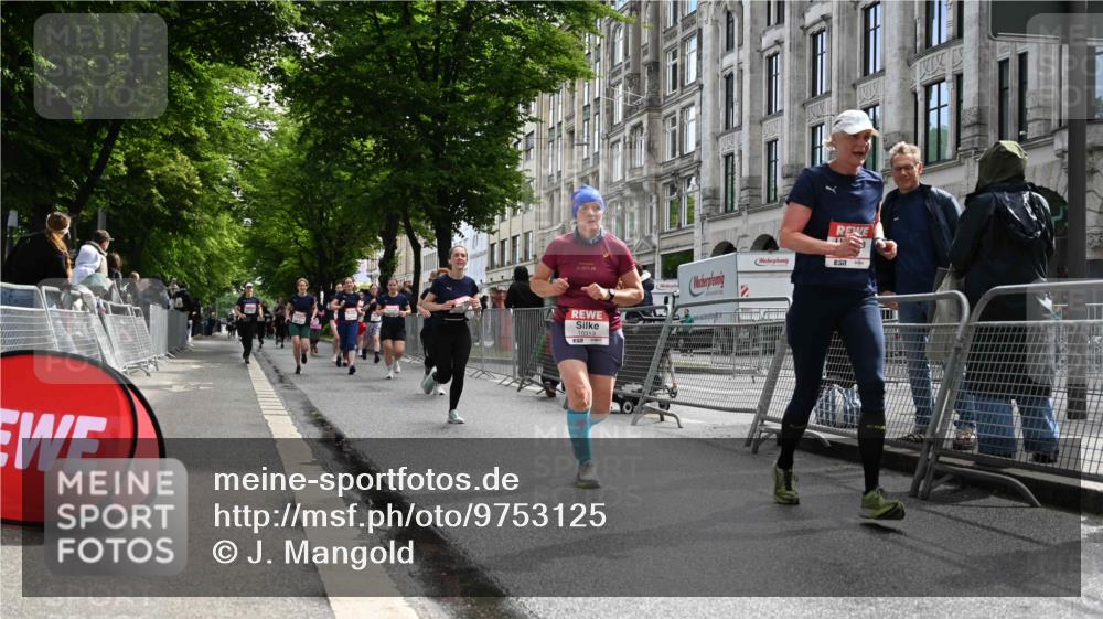 14.06.2026 - REWE Women's Run J. Mangold http://msf.ph/oto/9753125 14.06.2026 10:09:43 Ziel 10078, 10079, 10313, 10469, 10585, 10621, 10627, 10944, 11147, 11213, 11504 meine-sportfotos.de