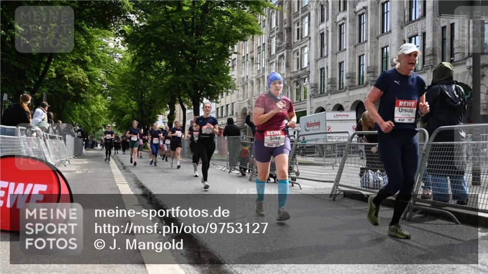14.06.2026 - REWE Women's Run J. Mangold http://msf.ph/oto/9753127 14.06.2026 10:09:43 Ziel 10078, 10079, 10313, 10469, 10585, 10621, 10627, 10944, 11147, 11213, 11504 meine-sportfotos.de