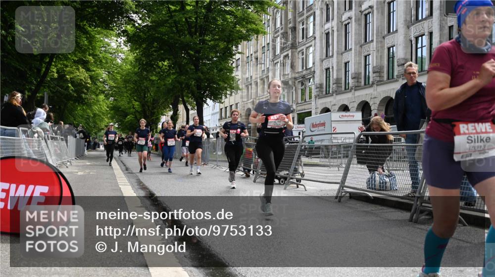 14.06.2026 - REWE Women's Run J. Mangold http://msf.ph/oto/9753133 14.06.2026 10:09:44 Ziel 10078, 10079, 10313, 10469, 10585, 10621, 10627, 10944, 10950, 10951, 11147, 11213, 11277, 11504 meine-sportfotos.de