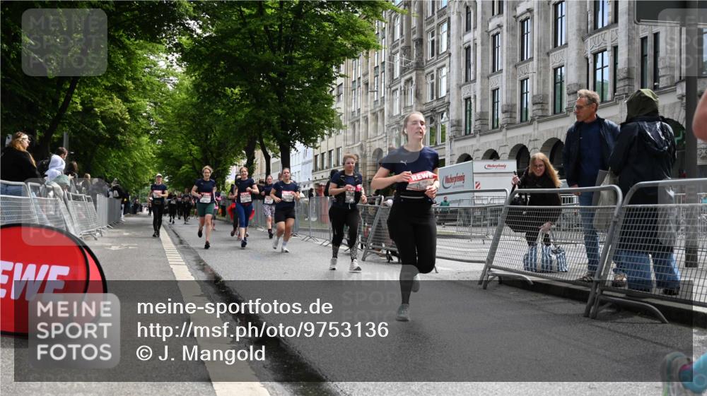 14.06.2026 - REWE Women's Run J. Mangold http://msf.ph/oto/9753136 14.06.2026 10:09:44 Ziel 10078, 10079, 10313, 10469, 10585, 10621, 10627, 10944, 10950, 10951, 11147, 11213, 11277, 11504 meine-sportfotos.de