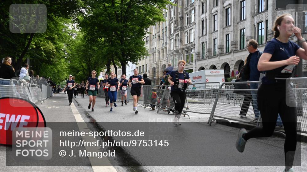 14.06.2026 - REWE Women's Run J. Mangold http://msf.ph/oto/9753145 14.06.2026 10:09:45 Ziel 10078, 10079, 10313, 10445, 10469, 10585, 10627, 10944, 10950, 10951, 11147, 11277, 11504 meine-sportfotos.de