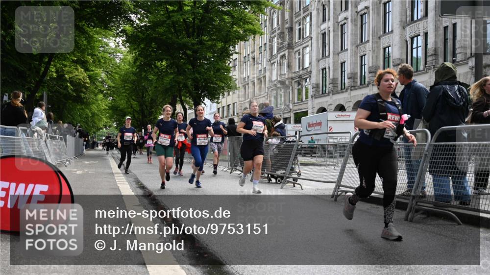 14.06.2026 - REWE Women's Run J. Mangold http://msf.ph/oto/9753151 14.06.2026 10:09:46 Ziel 10079, 10313, 10445, 10469, 10585, 10944, 10950, 10951, 11147, 11277, 11504 meine-sportfotos.de