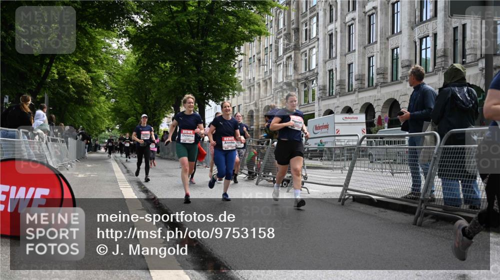 14.06.2026 - REWE Women's Run J. Mangold http://msf.ph/oto/9753158 14.06.2026 10:09:47 Ziel 10079, 10313, 10445, 10469, 10585, 10944, 10950, 10951, 11147, 11277, 11504 meine-sportfotos.de