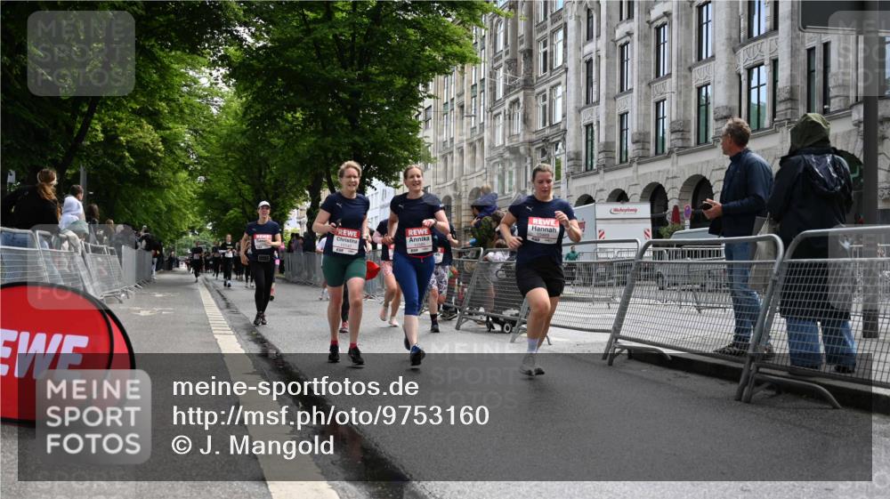 14.06.2026 - REWE Women's Run J. Mangold http://msf.ph/oto/9753160 14.06.2026 10:09:47 Ziel 10079, 10313, 10445, 10469, 10585, 10944, 10950, 10951, 11147, 11277, 11504 meine-sportfotos.de