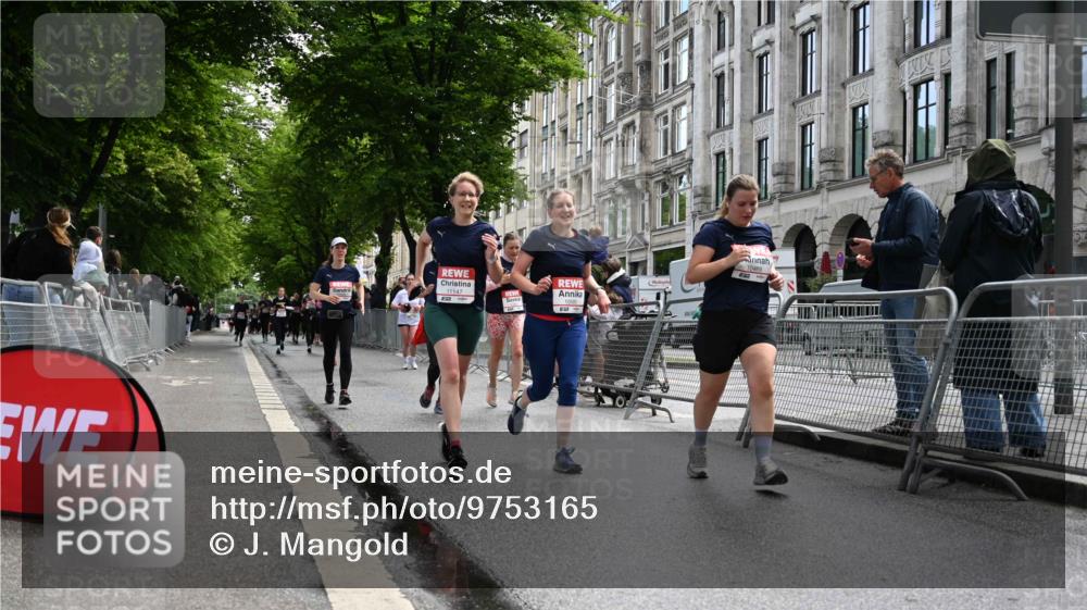 14.06.2026 - REWE Women's Run J. Mangold http://msf.ph/oto/9753165 14.06.2026 10:09:48 Ziel 10313, 10445, 10469, 10585, 10944, 10950, 10951, 11147, 11277, 11504 meine-sportfotos.de