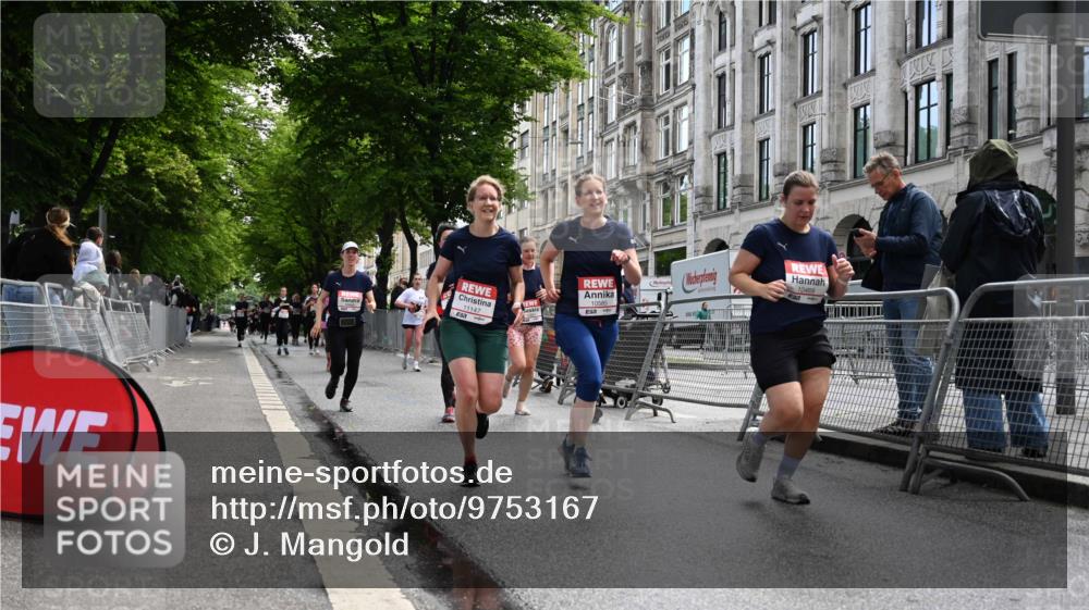 14.06.2026 - REWE Women's Run J. Mangold http://msf.ph/oto/9753167 14.06.2026 10:09:48 Ziel 10313, 10445, 10469, 10585, 10944, 10950, 10951, 11147, 11277, 11504 meine-sportfotos.de