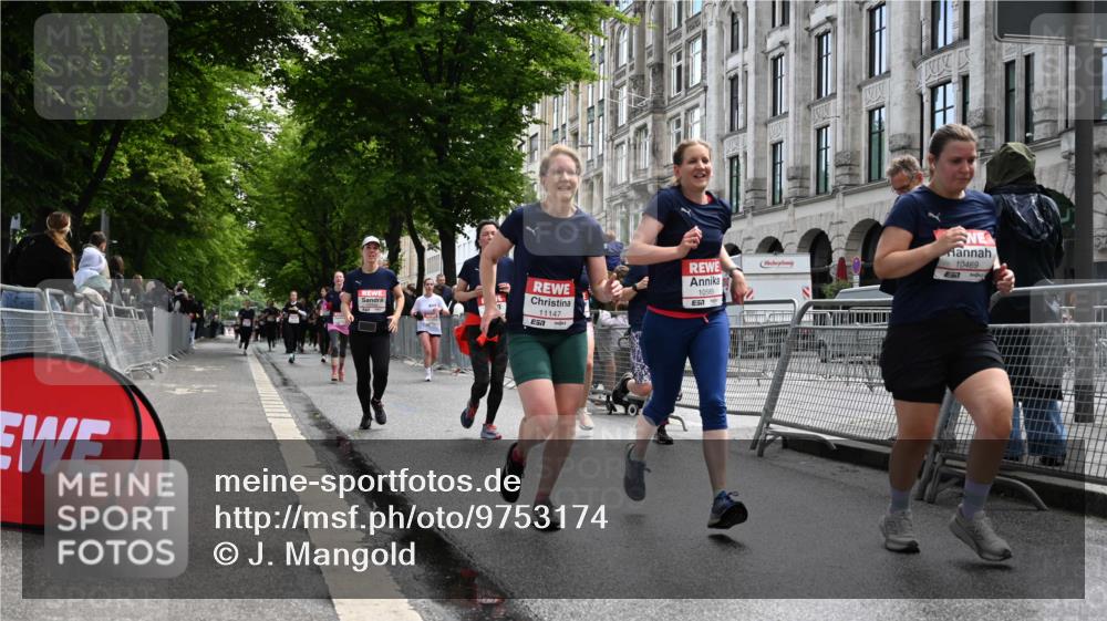 14.06.2026 - REWE Women's Run J. Mangold http://msf.ph/oto/9753174 14.06.2026 10:09:48 Ziel 10313, 10445, 10469, 10585, 10944, 10950, 10951, 11147, 11277, 11504 meine-sportfotos.de