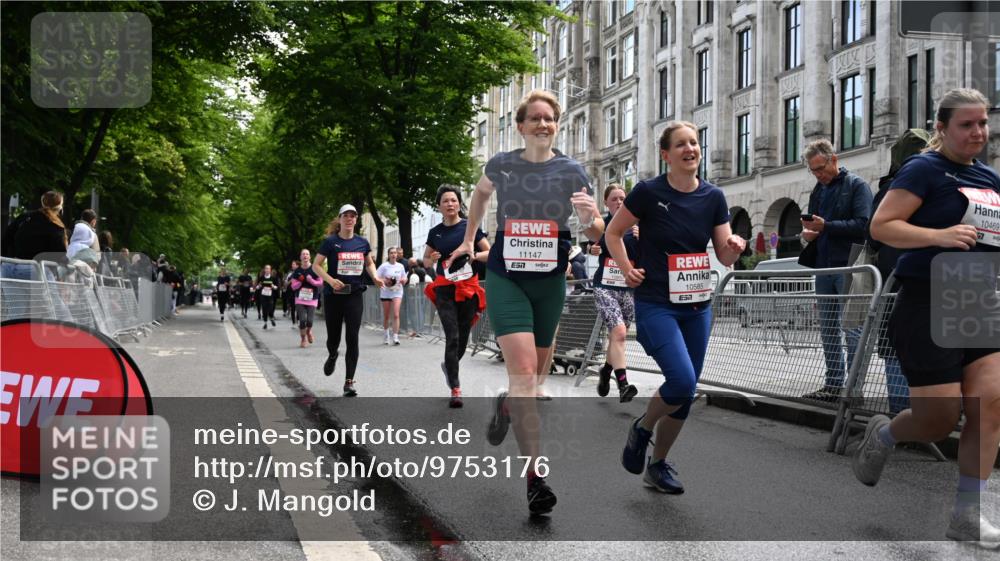 14.06.2026 - REWE Women's Run J. Mangold http://msf.ph/oto/9753176 14.06.2026 10:09:49 Ziel 10445, 10469, 10585, 10944, 10950, 10951, 11147, 11152, 11277, 11504 meine-sportfotos.de