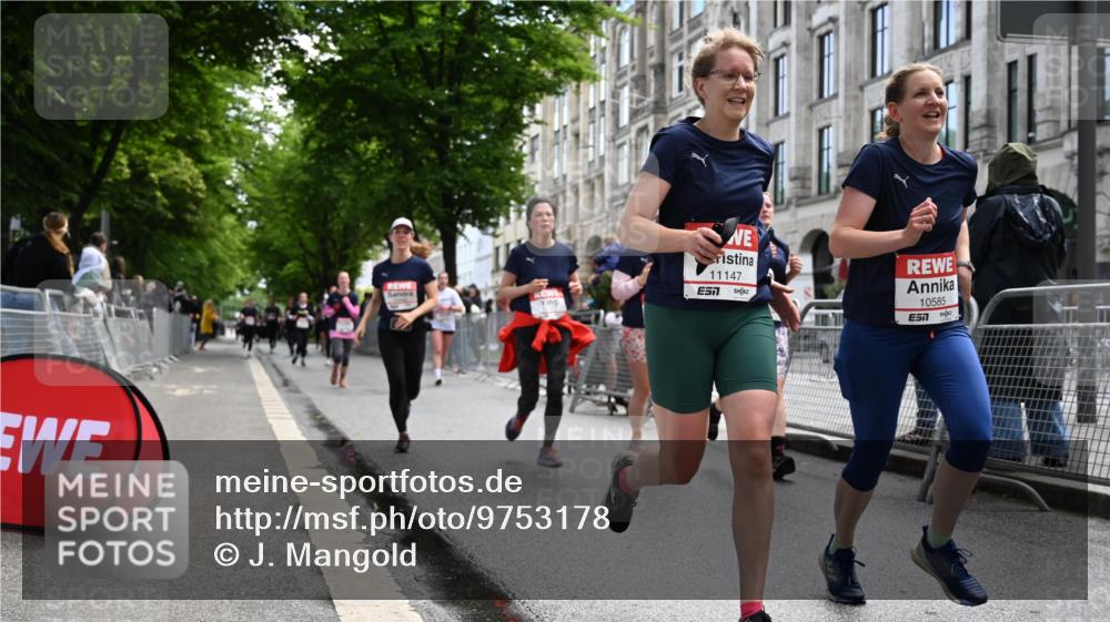 14.06.2026 - REWE Women's Run J. Mangold http://msf.ph/oto/9753178 14.06.2026 10:09:49 Ziel 10445, 10469, 10585, 10944, 10950, 10951, 11147, 11152, 11277, 11504 meine-sportfotos.de