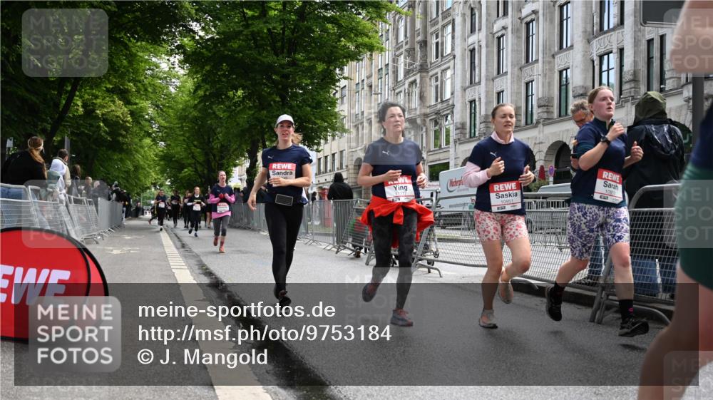 14.06.2026 - REWE Women's Run J. Mangold http://msf.ph/oto/9753184 14.06.2026 10:09:50 Ziel 10445, 10469, 10585, 10665, 10944, 10950, 10951, 11147, 11152, 11277 meine-sportfotos.de