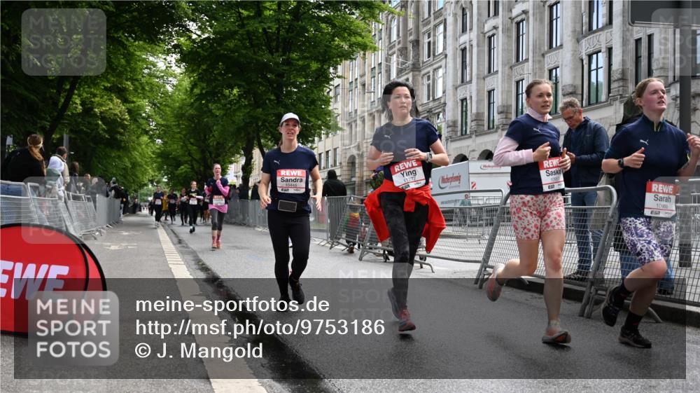 14.06.2026 - REWE Women's Run J. Mangold http://msf.ph/oto/9753186 14.06.2026 10:09:50 Ziel 10445, 10469, 10585, 10665, 10944, 10950, 10951, 11147, 11152, 11277 meine-sportfotos.de