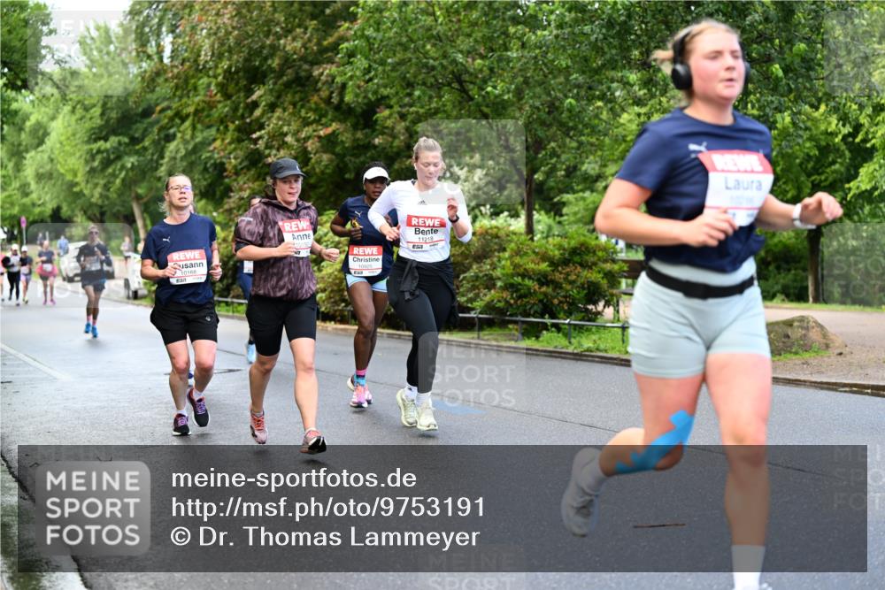 14.06.2026 - REWE Women's Run Dr. Thomas Lammeyer http://msf.ph/oto/9753191 14.06.2026 09:16:12 Laufen 10168, 10192, 11218, 7 meine-sportfotos.de