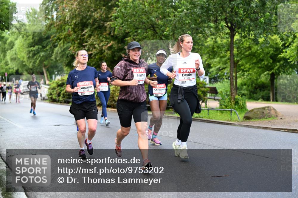 14.06.2026 - REWE Women's Run Dr. Thomas Lammeyer http://msf.ph/oto/9753202 14.06.2026 09:16:13 Laufen 10168, 657, 10192, 10925, 11218, 7 meine-sportfotos.de