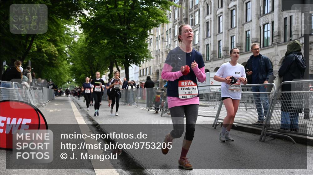 14.06.2026 - REWE Women's Run J. Mangold http://msf.ph/oto/9753205 14.06.2026 10:09:55 Ziel 10445, 10665, 10917, 11152, 11239, 11474, 11498 meine-sportfotos.de