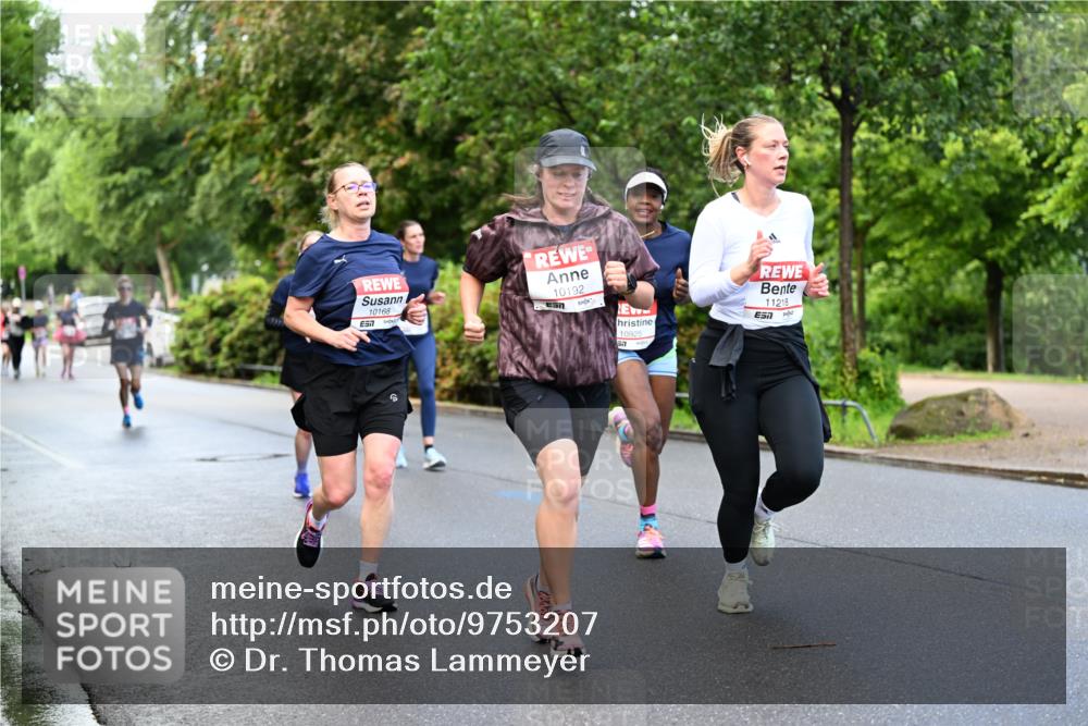 14.06.2026 - REWE Women's Run Dr. Thomas Lammeyer http://msf.ph/oto/9753207 14.06.2026 09:16:13 Laufen 10168, 10192, 6, 10925, 11218, 57 meine-sportfotos.de