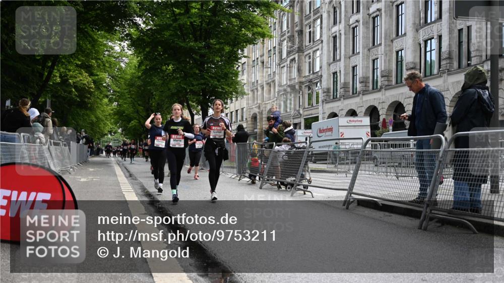 14.06.2026 - REWE Women's Run J. Mangold http://msf.ph/oto/9753211 14.06.2026 10:09:57 Ziel 10412, 10413, 10665, 10890, 10917, 11152, 11239, 11453, 11474, 11498 meine-sportfotos.de
