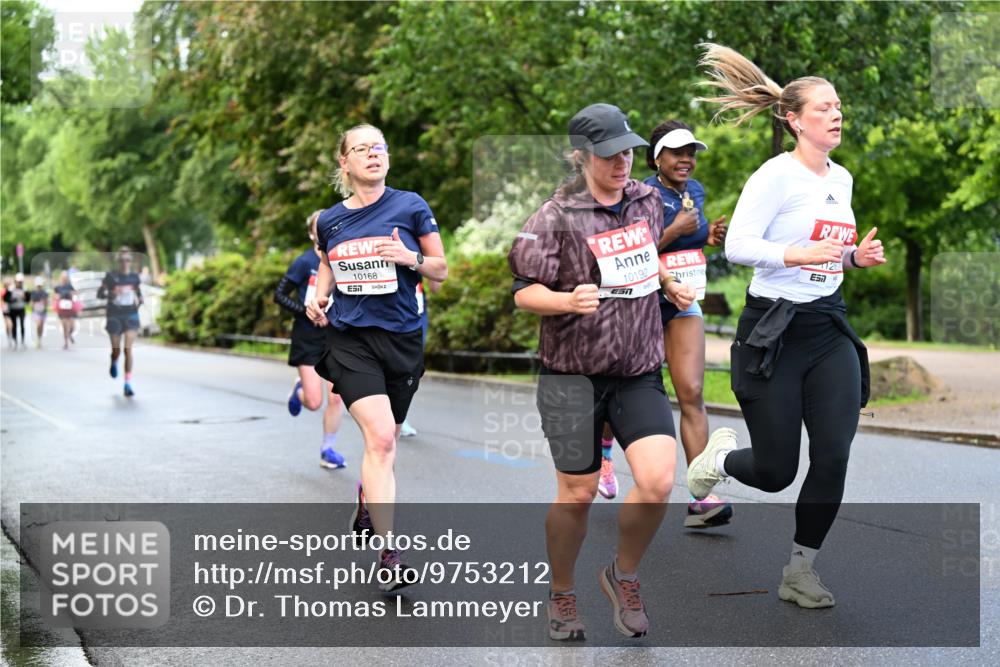 14.06.2026 - REWE Women's Run Dr. Thomas Lammeyer http://msf.ph/oto/9753212 14.06.2026 09:16:13 Laufen 10168, 57, 10192, 7, 12 meine-sportfotos.de