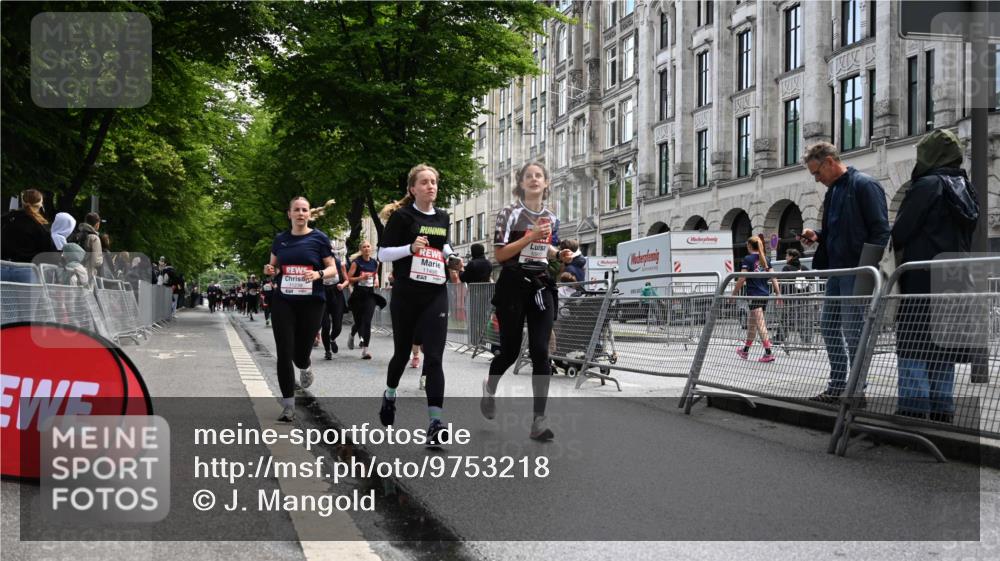 14.06.2026 - REWE Women's Run J. Mangold http://msf.ph/oto/9753218 14.06.2026 10:09:58 Ziel 10412, 10413, 10665, 10702, 10703, 10890, 10917, 11152, 11239, 11453, 11474, 11498 meine-sportfotos.de