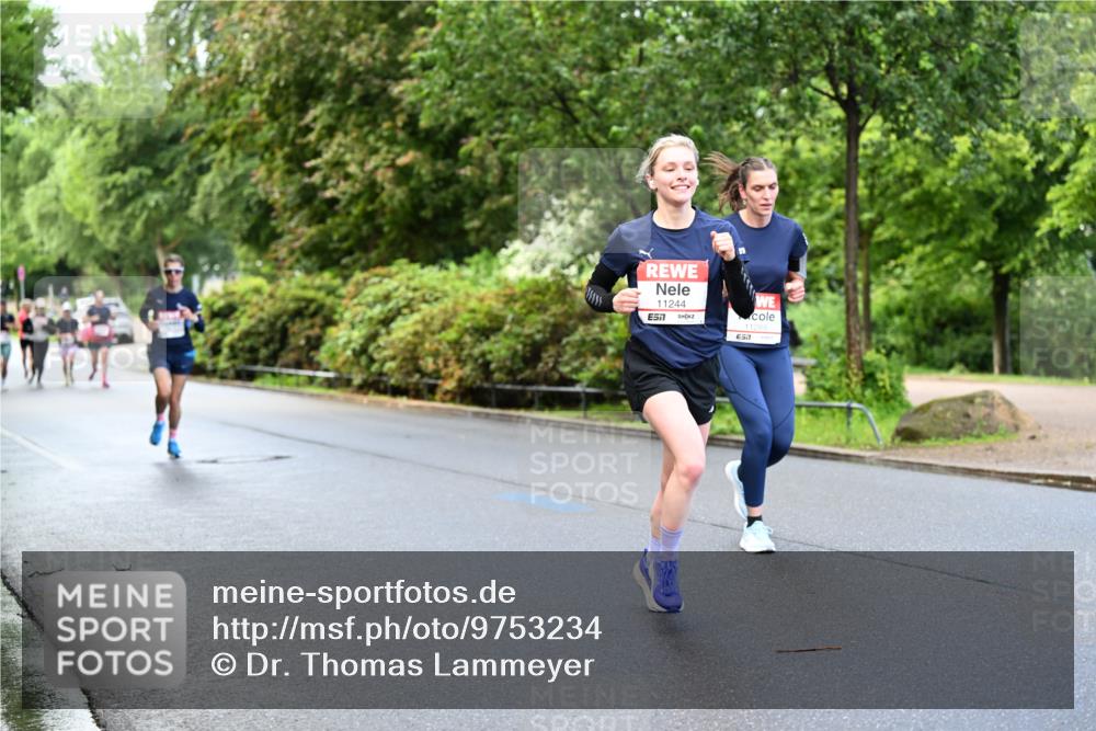 14.06.2026 - REWE Women's Run Dr. Thomas Lammeyer http://msf.ph/oto/9753234 14.06.2026 09:16:15 Laufen 11244, 7, 1128, 57 meine-sportfotos.de