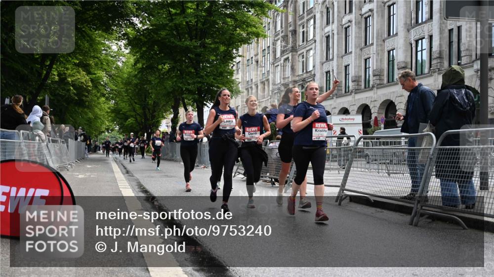 14.06.2026 - REWE Women's Run J. Mangold http://msf.ph/oto/9753240 14.06.2026 10:10:01 Ziel 10412, 10413, 10702, 10703, 10890, 10917, 11239, 11453, 11474, 11487, 11498 meine-sportfotos.de