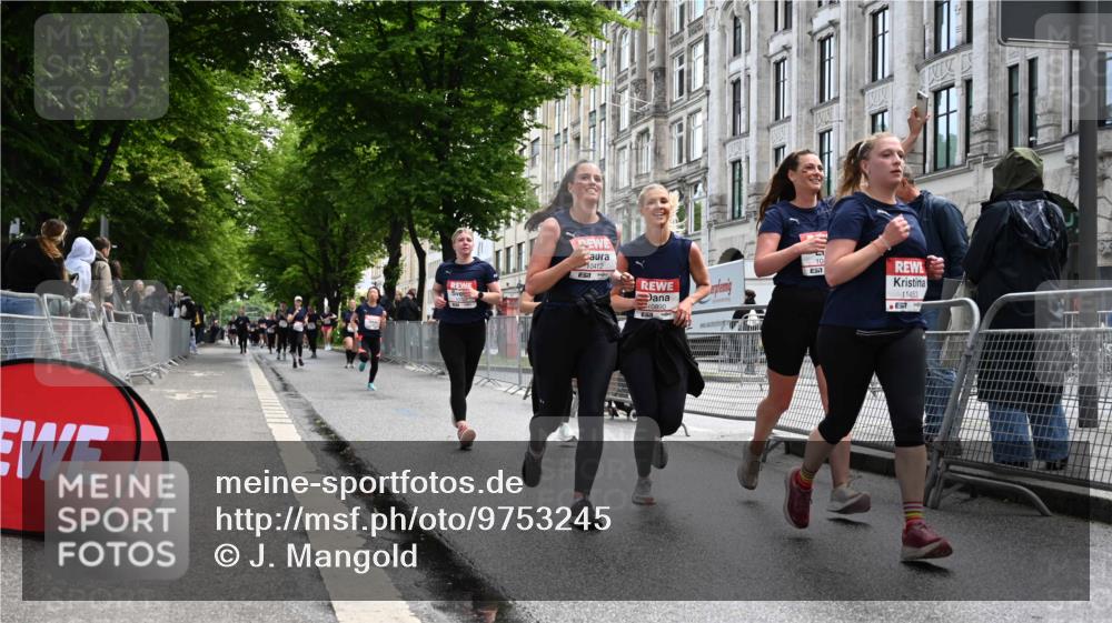 14.06.2026 - REWE Women's Run J. Mangold http://msf.ph/oto/9753245 14.06.2026 10:10:02 Ziel 10412, 10413, 10702, 10703, 10890, 10917, 11239, 11453, 11474, 11487, 11498 meine-sportfotos.de