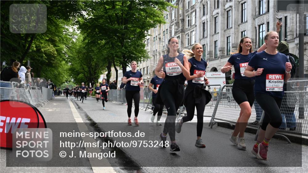14.06.2026 - REWE Women's Run J. Mangold http://msf.ph/oto/9753248 14.06.2026 10:10:02 Ziel 10412, 10413, 10702, 10703, 10890, 10917, 11239, 11453, 11474, 11487, 11498 meine-sportfotos.de