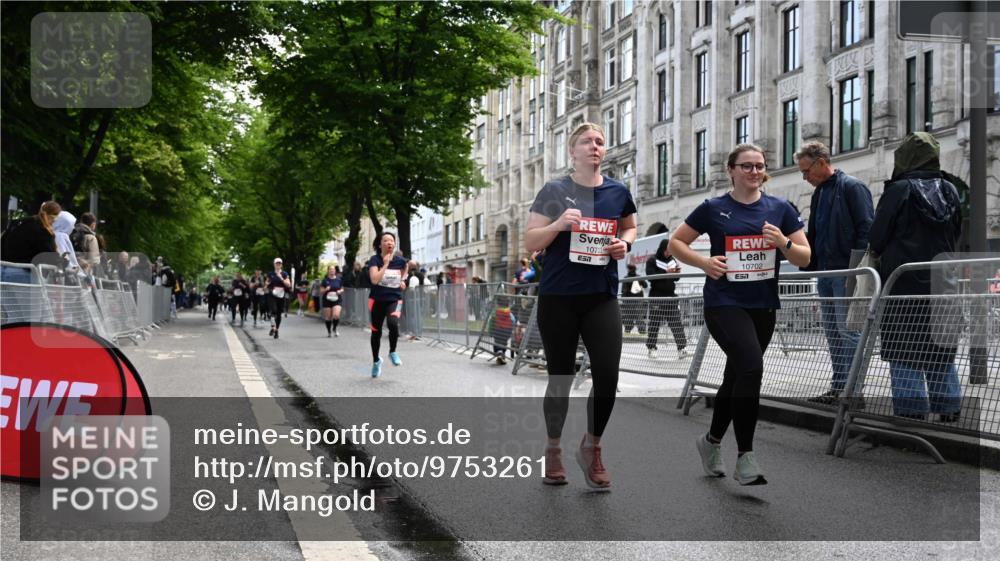14.06.2026 - REWE Women's Run J. Mangold http://msf.ph/oto/9753261 14.06.2026 10:10:03 Ziel 10293, 10412, 10413, 10702, 10703, 10890, 10917, 11239, 11453, 11474, 11487, 11498 meine-sportfotos.de