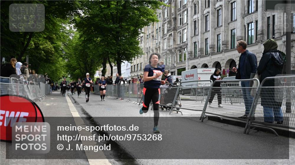 14.06.2026 - REWE Women's Run J. Mangold http://msf.ph/oto/9753268 14.06.2026 10:10:05 Ziel 10293, 10412, 10413, 10702, 10703, 10890, 11453, 11487 meine-sportfotos.de