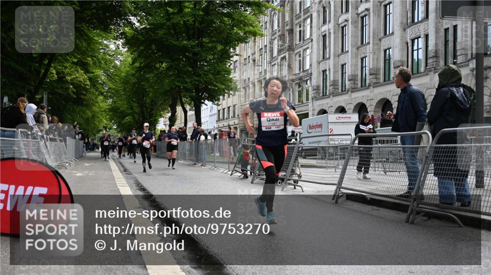 14.06.2026 - REWE Women's Run J. Mangold http://msf.ph/oto/9753270 14.06.2026 10:10:05 Ziel 10293, 10412, 10413, 10702, 10703, 10890, 11453, 11487 meine-sportfotos.de