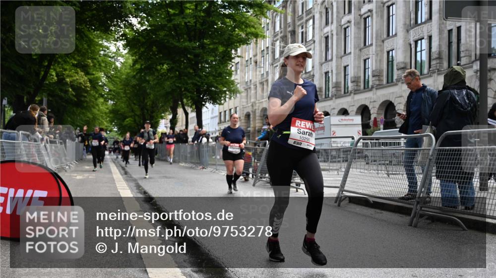 14.06.2026 - REWE Women's Run J. Mangold http://msf.ph/oto/9753278 14.06.2026 10:10:09 Ziel 10185, 10293, 11178, 11339, 11487 meine-sportfotos.de