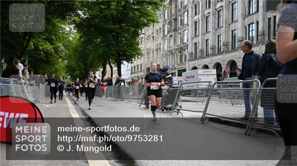 14.06.2026 - REWE Women's Run J. Mangold http://msf.ph/oto/9753281 14.06.2026 10:10:10 Ziel 10185, 10293, 10903, 11178, 11339, 11486 meine-sportfotos.de